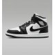 Αθλητικό μποτακι Air Jordan 1 Mid Μαύρο - Άσπρο Αθλητικό μποτακι Air Jordan 1 Mid Μαύρο - Άσπρο