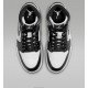 Αθλητικό μποτακι Air Jordan 1 Mid Μαύρο - Άσπρο Αθλητικό μποτακι Air Jordan 1 Mid Μαύρο - Άσπρο